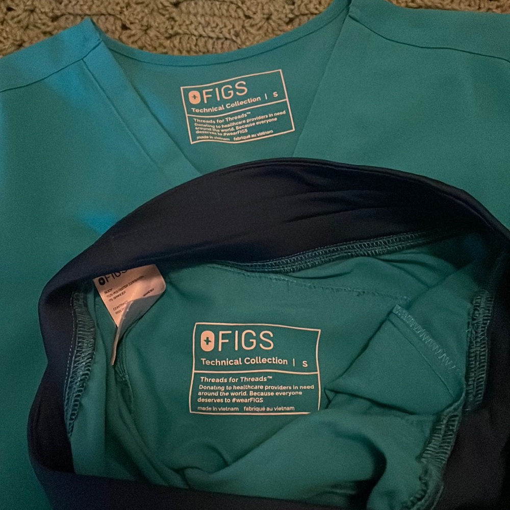 Size small figs turquoise scrubs